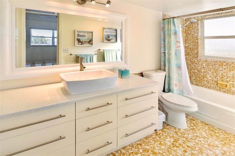 Image 6 of 31 For 4751 21st St  209