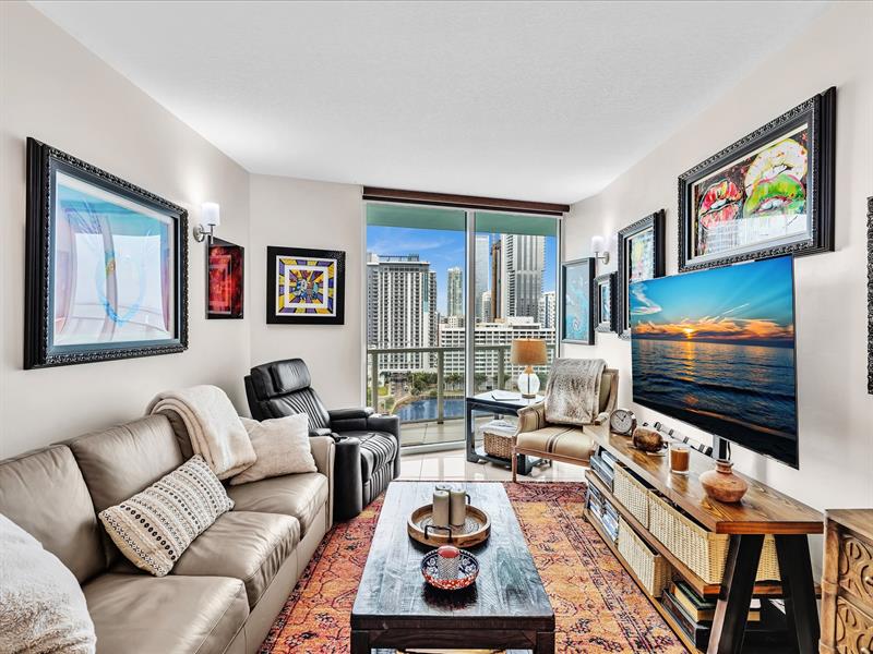 Image 12 of 70 For 1900 Bayshore Dr  1504