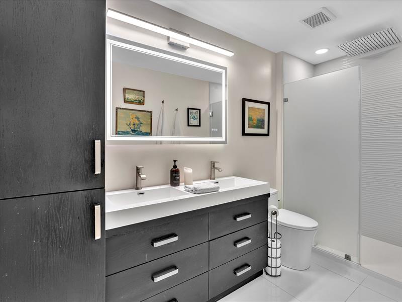 Image 13 of 70 For 1900 Bayshore Dr  1504