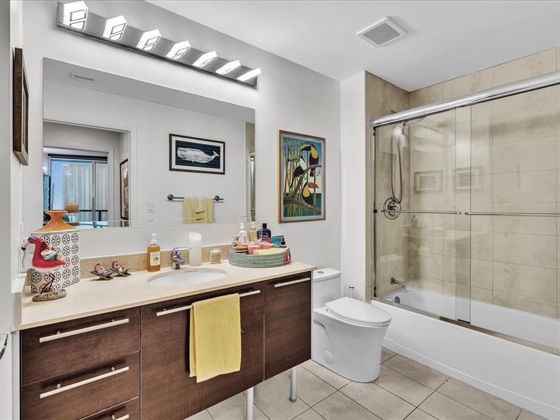 Image 16 of 70 For 1900 Bayshore Dr  1504