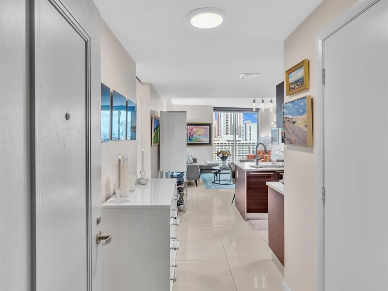 Image 18 of 70 For 1900 Bayshore Dr  1504