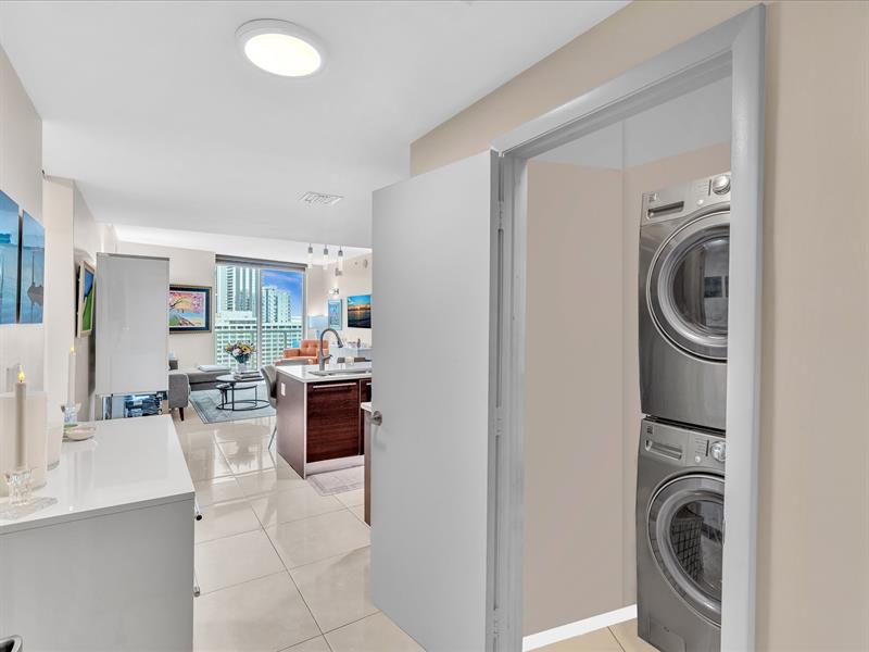 Image 19 of 70 For 1900 Bayshore Dr  1504