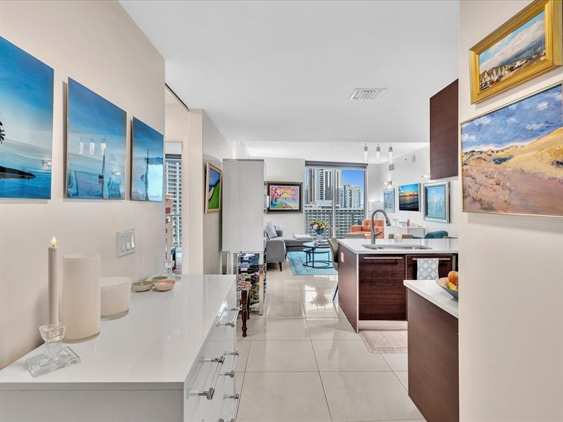 Image 20 of 70 For 1900 Bayshore Dr  1504