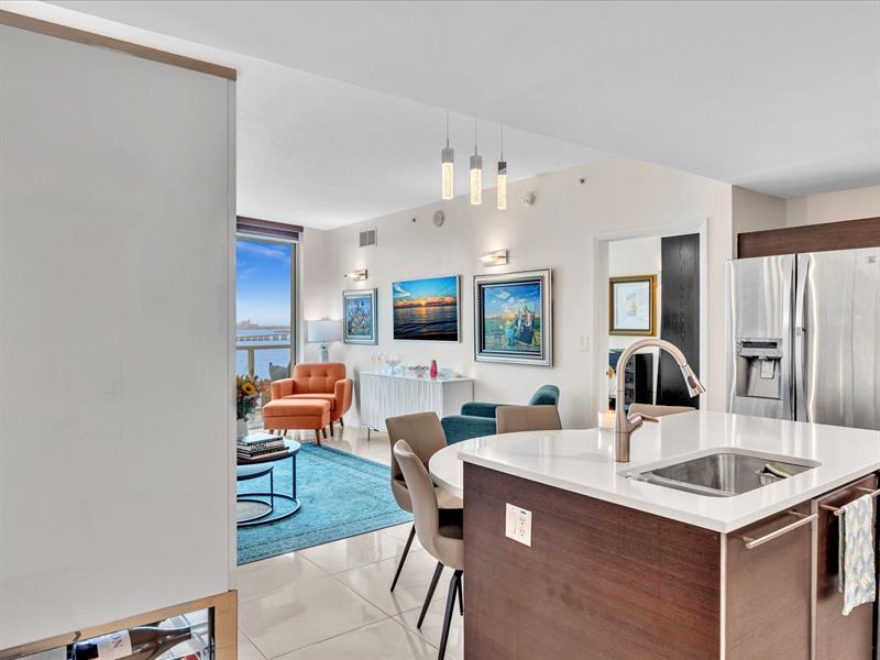 Image 21 of 70 For 1900 Bayshore Dr  1504