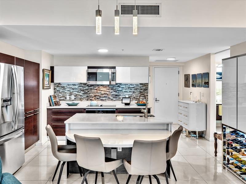 Image 22 of 70 For 1900 Bayshore Dr  1504