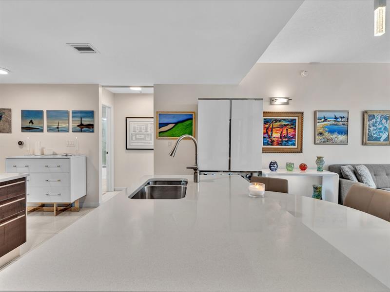 Image 28 of 70 For 1900 Bayshore Dr  1504