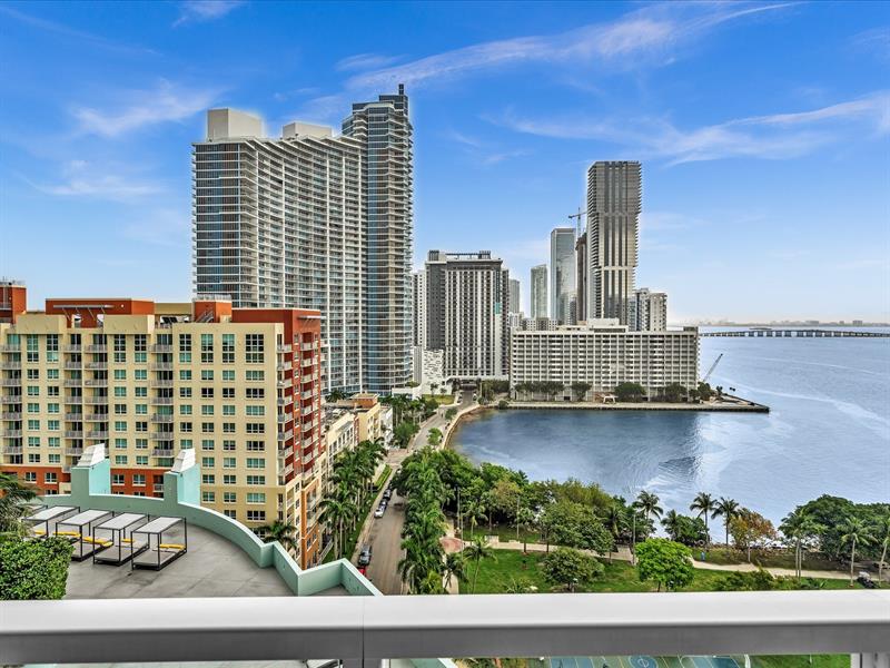 Image 36 of 70 For 1900 Bayshore Dr  1504