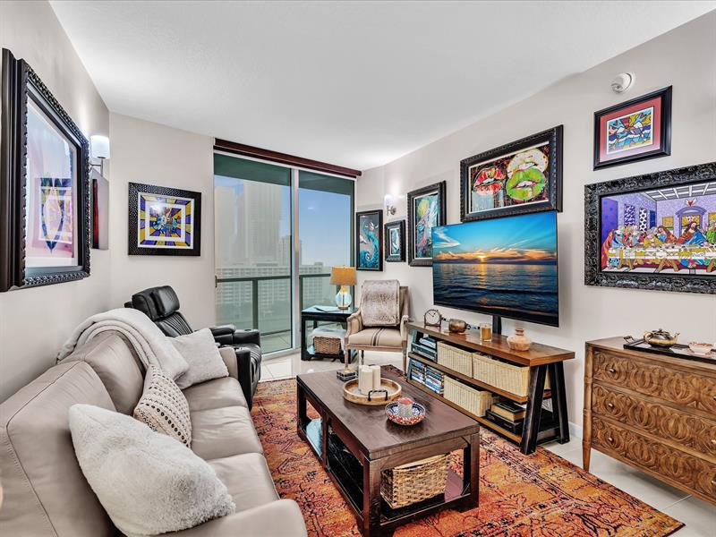 Image 42 of 70 For 1900 Bayshore Dr  1504