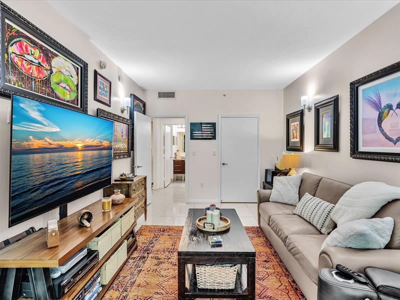 Image 43 of 70 For 1900 Bayshore Dr  1504