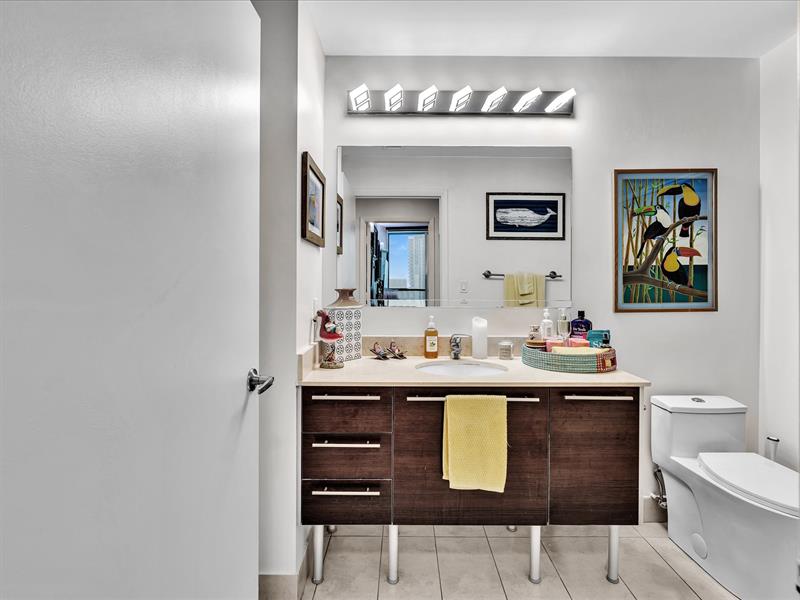 Image 44 of 70 For 1900 Bayshore Dr  1504