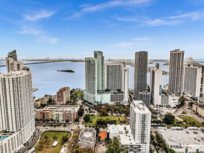 Image 53 of 70 For 1900 Bayshore Dr  1504