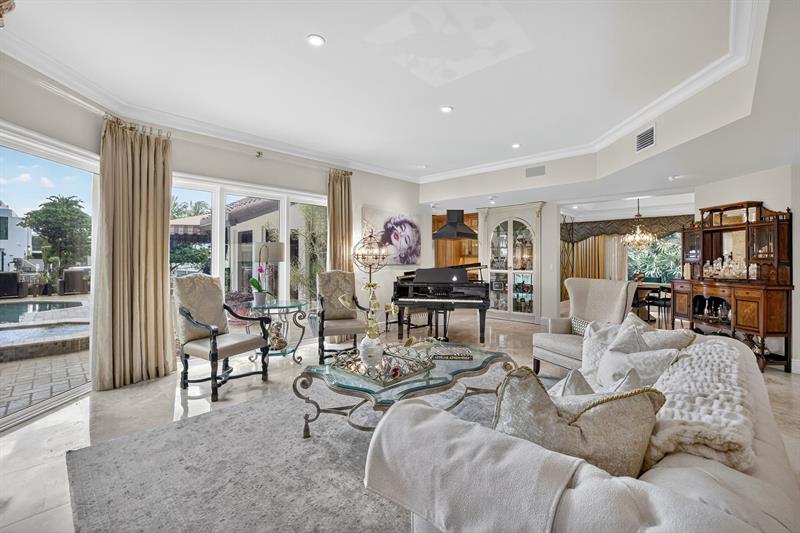 Image 10 of 81 For 2630 Barcelona Dr