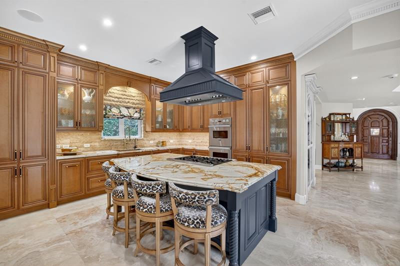 Image 16 of 81 For 2630 Barcelona Dr