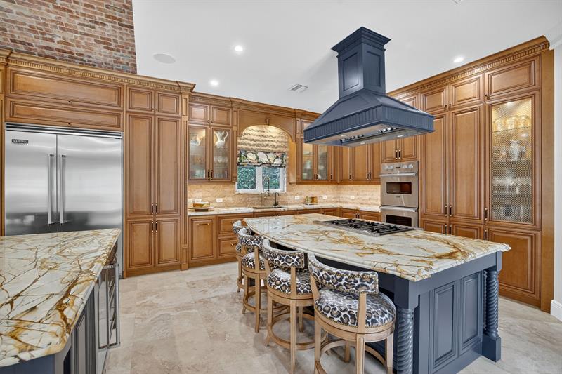 Image 17 of 81 For 2630 Barcelona Dr