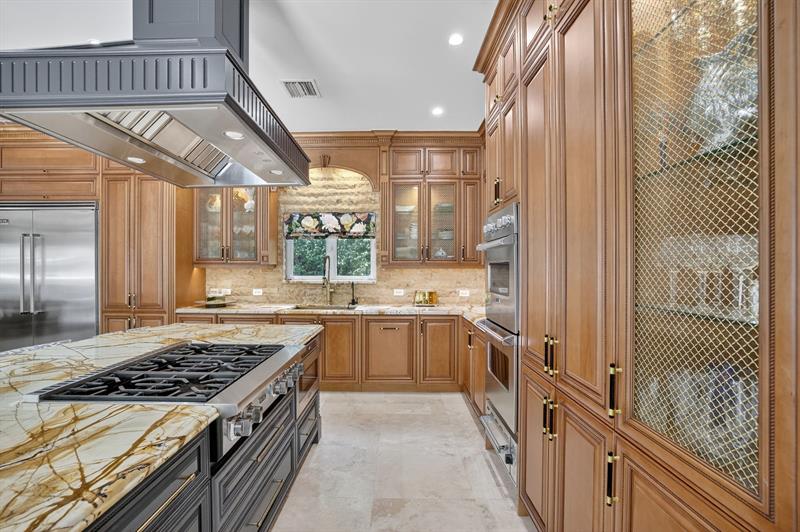 Image 21 of 81 For 2630 Barcelona Dr