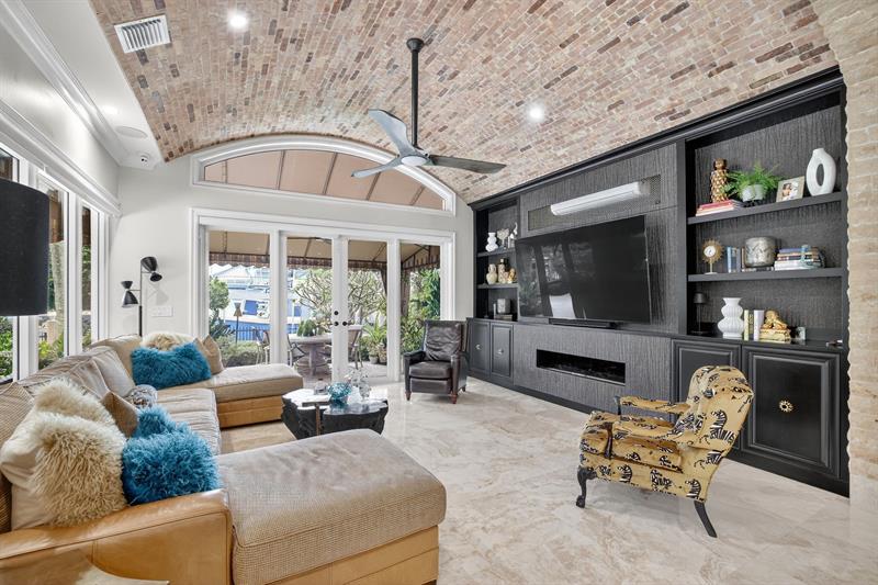 Image 26 of 81 For 2630 Barcelona Dr