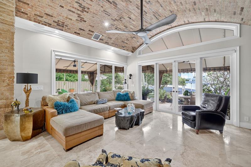 Image 28 of 81 For 2630 Barcelona Dr