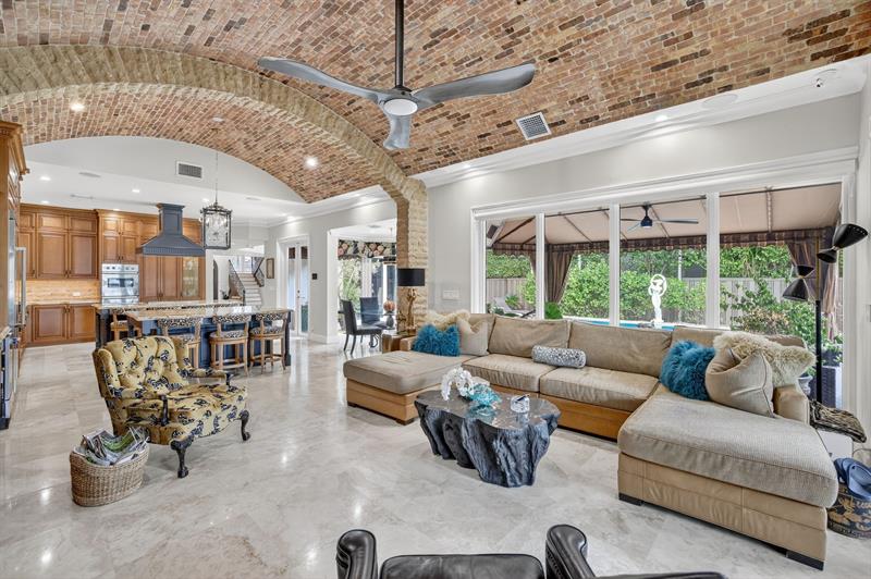 Image 29 of 81 For 2630 Barcelona Dr