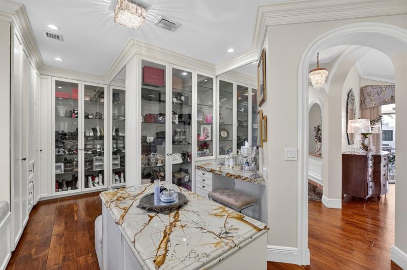 Image 39 of 81 For 2630 Barcelona Dr