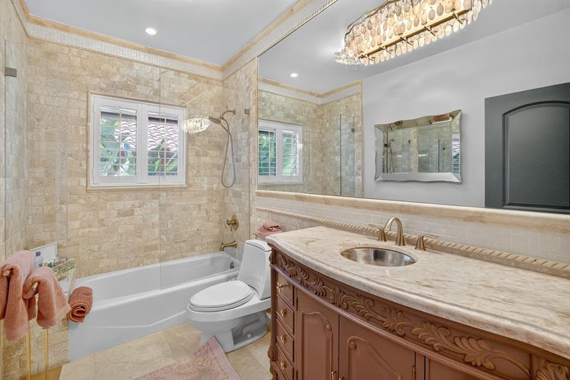 Image 43 of 81 For 2630 Barcelona Dr