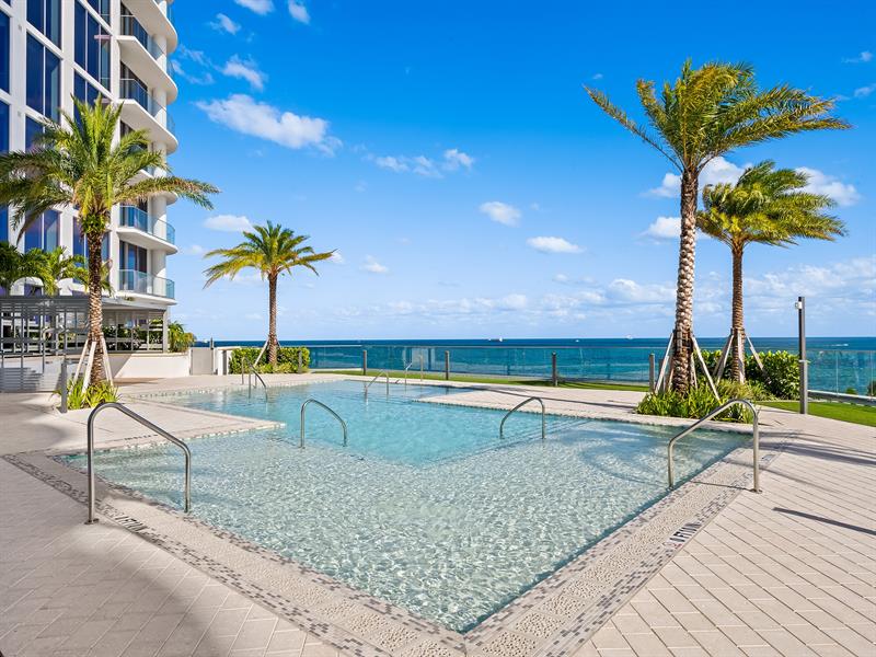 Image 10 of 60 For 153 Seabreeze Blvd  1902-s