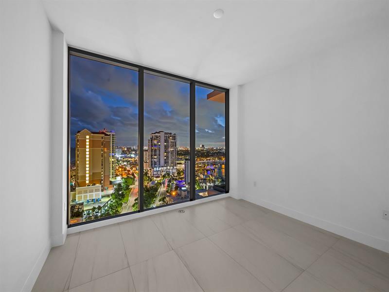 Image 23 of 60 For 153 Seabreeze Blvd  1902-s