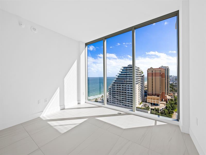 Image 24 of 60 For 153 Seabreeze Blvd  1902-s