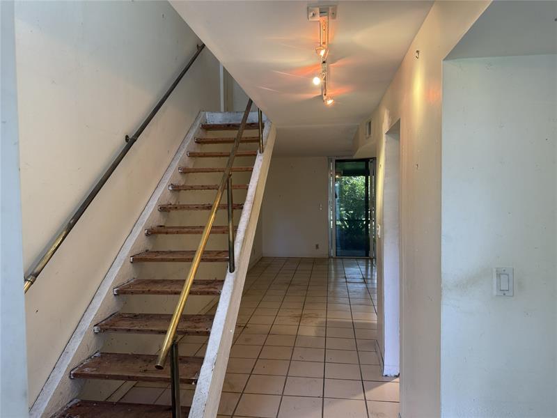 Image 4 of 22 For 840 20th Dr  