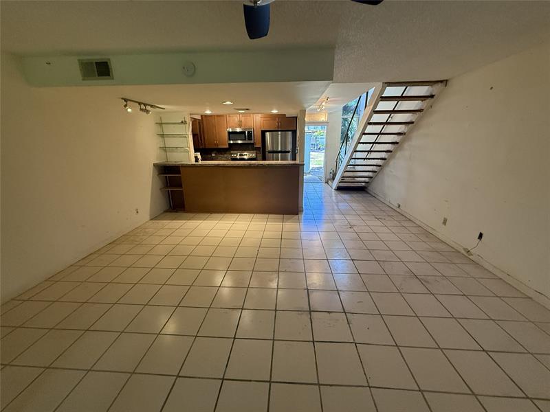 Image 7 of 22 For 840 20th Dr  