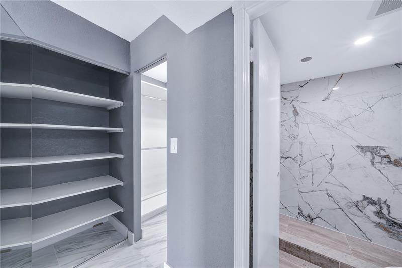 Image 19 of 53 For 1100 Saint Charles Pl  708