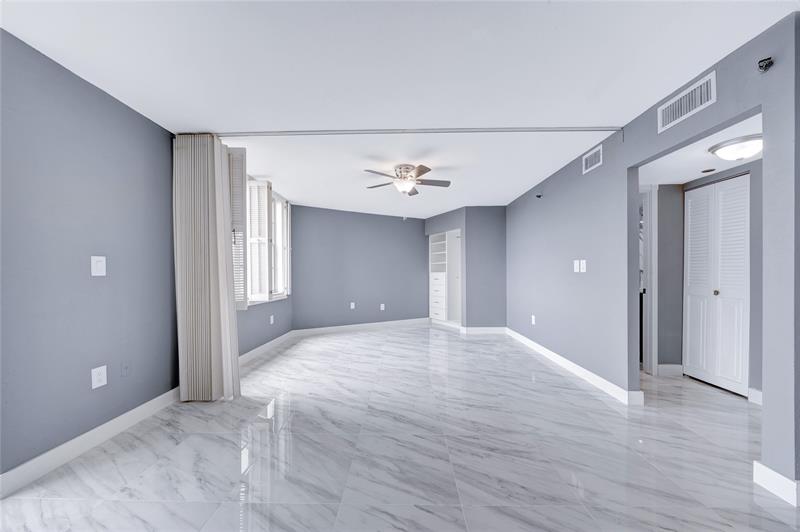 Image 25 of 53 For 1100 Saint Charles Pl  708