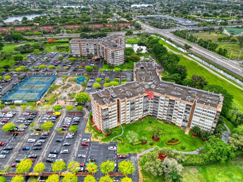 Image 46 of 53 For 1100 Saint Charles Pl  708