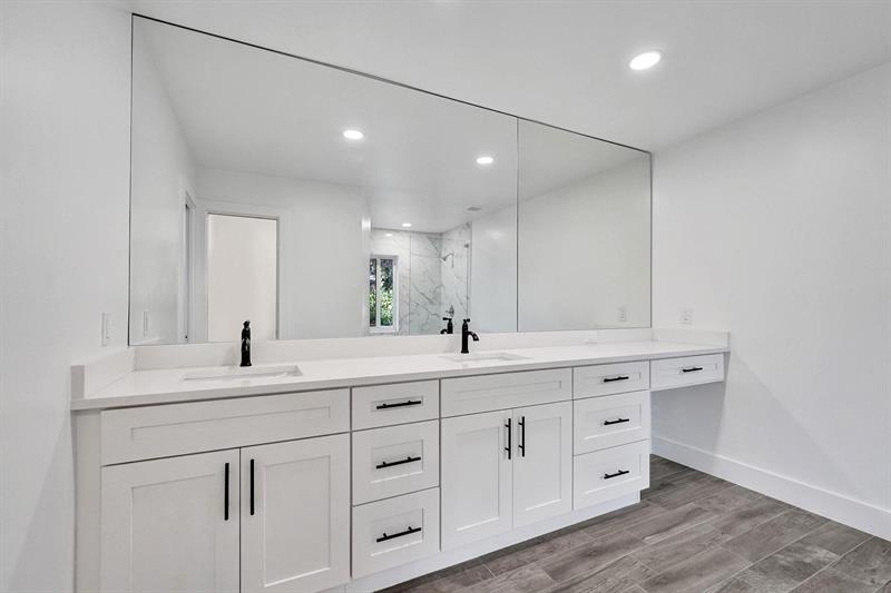Image 21 of 50 For 11600 26th St