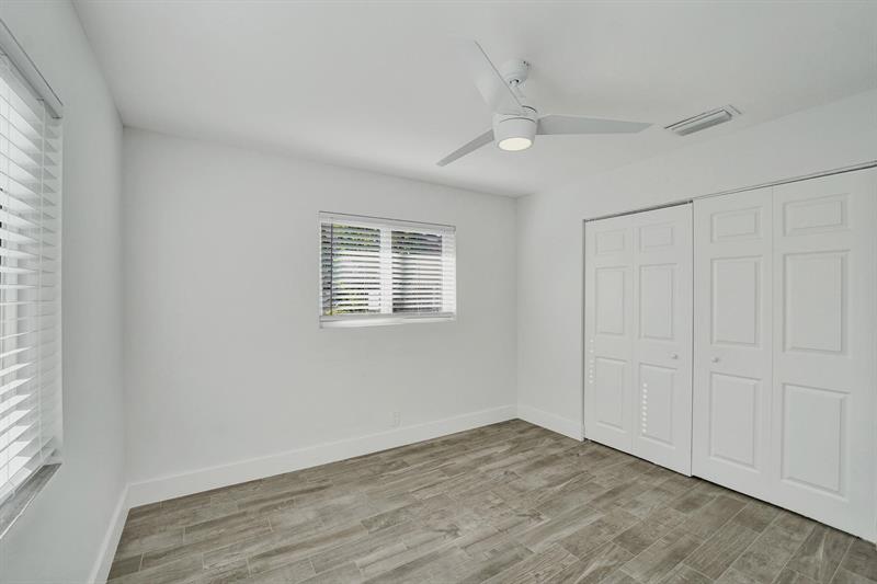 Image 33 of 50 For 11600 26th St
