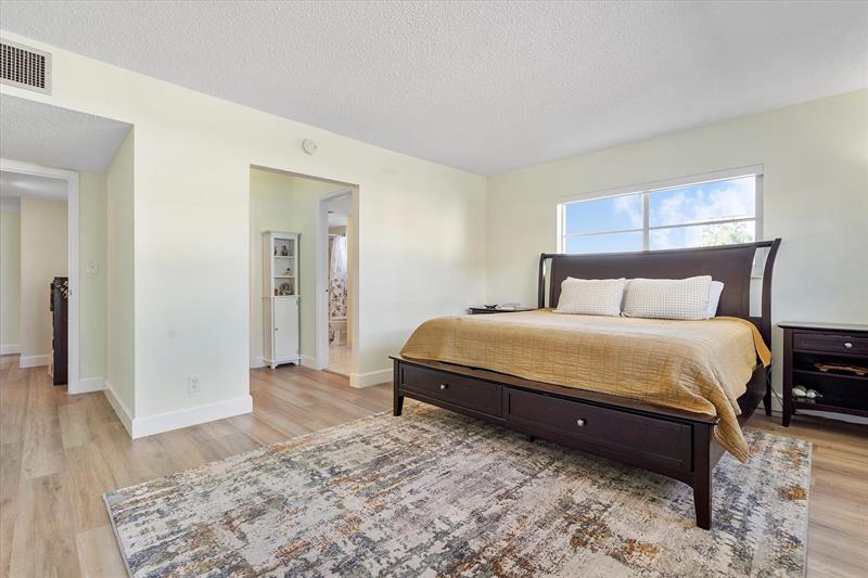 Image 14 of 26 For 3050 47th Ct  108