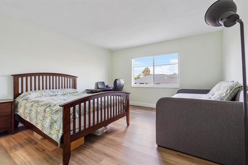 Image 17 of 26 For 3050 47th Ct  108