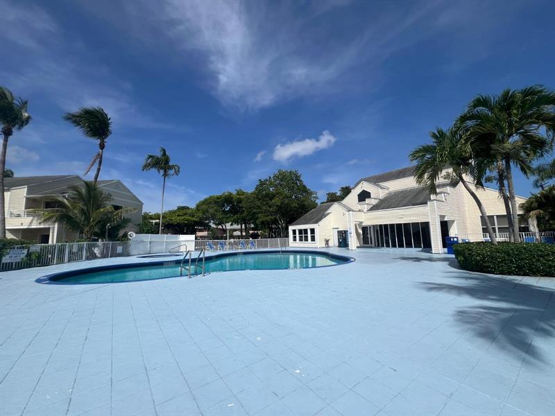 Image 13 of 47 For 3421 44th St  205