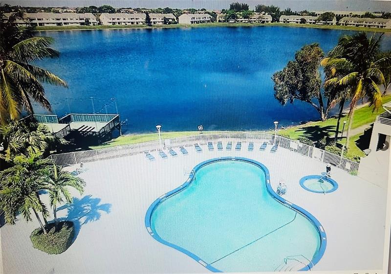 Image 17 of 47 For 3421 44th St  205