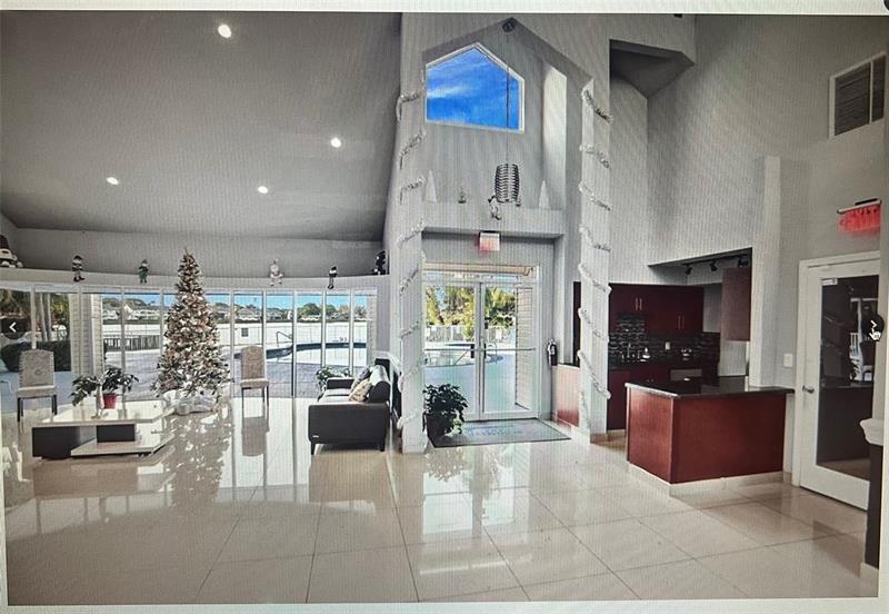 Image 20 of 47 For 3421 44th St  205