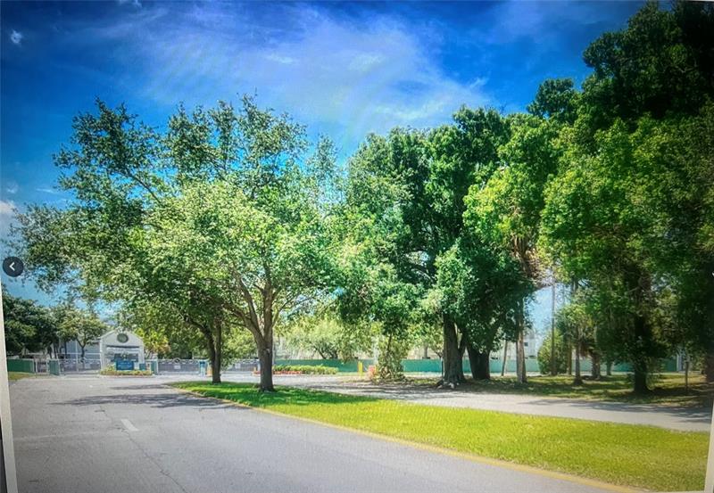 Image 25 of 47 For 3421 44th St  205