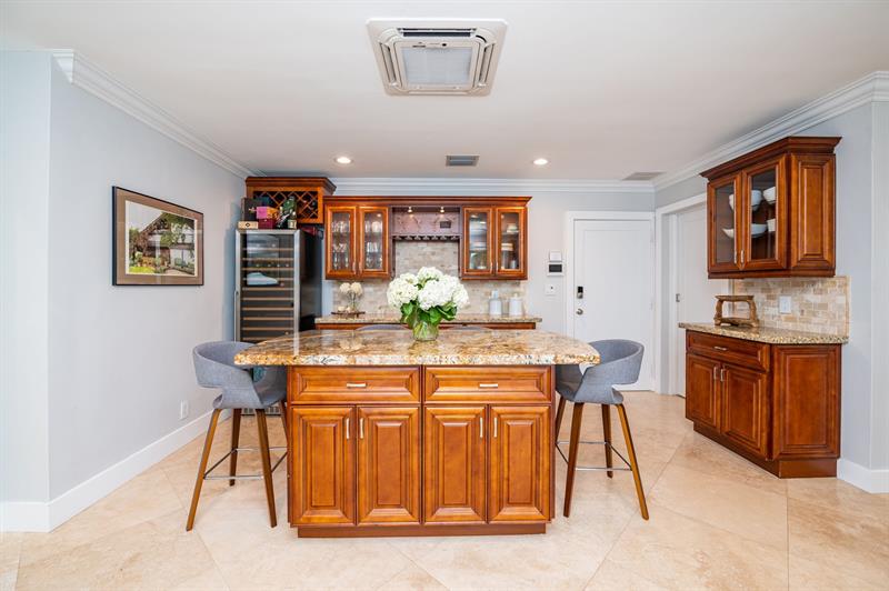 Image 12 of 41 For 6541 20th Ave