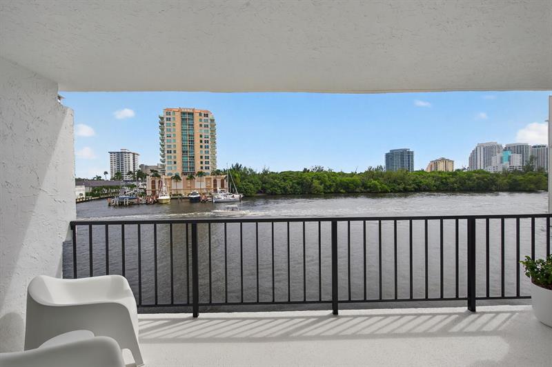 Image 3 of 82 For 936 Intracoastal Dr  3c