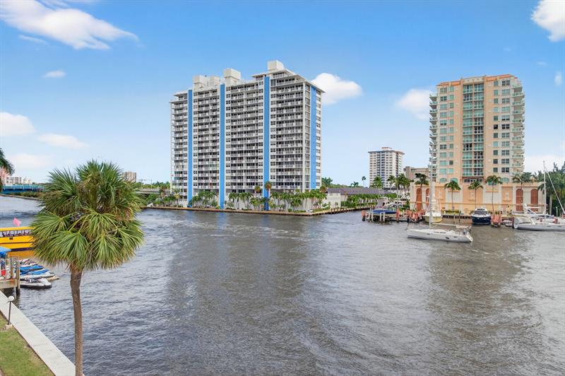 Image 41 of 82 For 936 Intracoastal Dr  3c