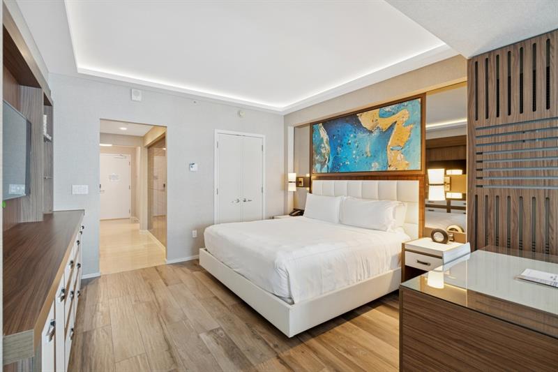 Image 10 of 34 For 551 Fort Lauderdale Beach  H906