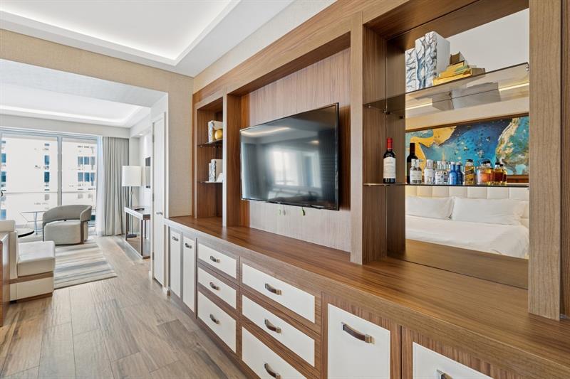 Image 12 of 34 For 551 Fort Lauderdale Beach  H906