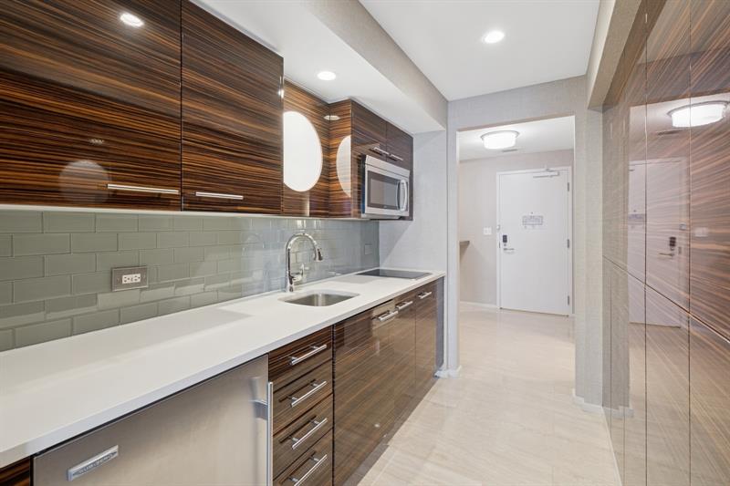 Image 13 of 34 For 551 Fort Lauderdale Beach  H906