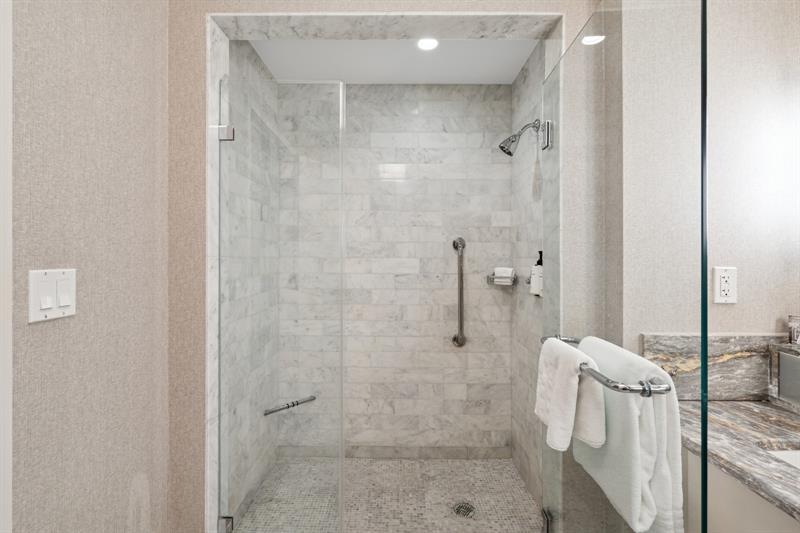 Image 16 of 34 For 551 Fort Lauderdale Beach  H906