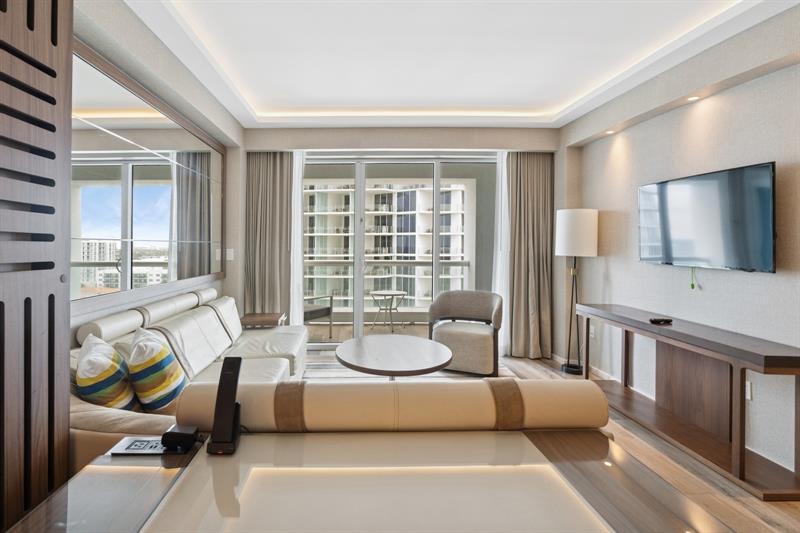 Image 4 of 34 For 551 Fort Lauderdale Beach  H906