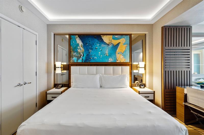 Image 9 of 34 For 551 Fort Lauderdale Beach  H906