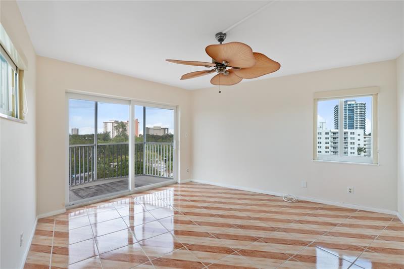 Image 10 of 41 For 720 Bayshore Dr  701